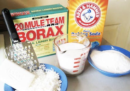 Save Hundreds on Laundry with this Do it Yourself Detergent