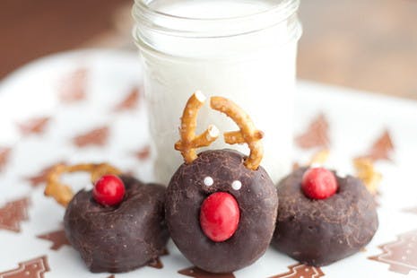 Edible Family Fun: DIY Chocolate Reindeer Donuts!