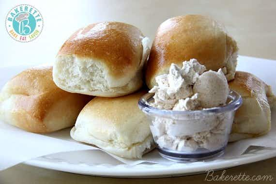 TX-Roadhouse-Rolls-7258-1