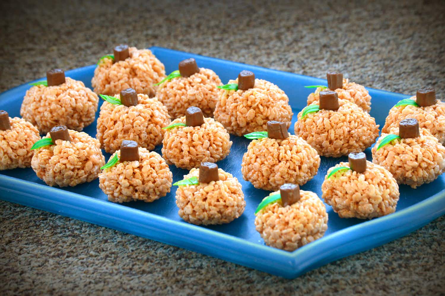 pumpkin-spiced rice krispies treats