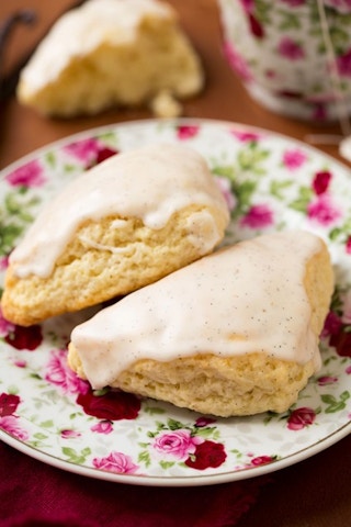 Starbucks Copycat Petite Vanilla Bean Scones with Vanilla Bean Glaze Recipe