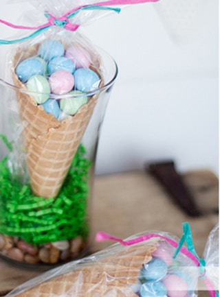 Via https://thekrazycouponlady.com/tips/family/diy-chocolate-egg-treats-kids/#image-modal