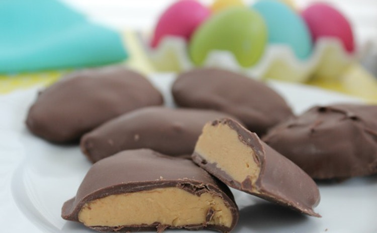 Via Cincy Shopper http://cincyshopper.com/homemade-reeses-eggs/
