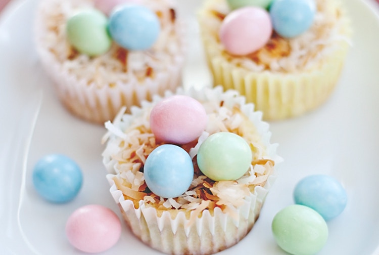 Via https://thekrazycouponlady.com/tips/recipes/mini-cheesecakes-nests-easter/
