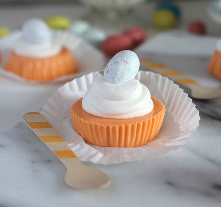 via http://cookiesandcups.com/orange-creamsicle-yogurt-bites/