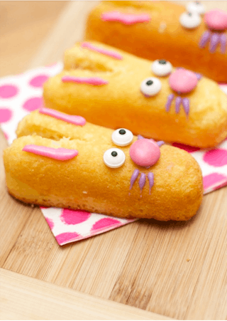 Via Spaceships and Laser Beams http://spaceshipsandlaserbeams.com/blog/party-food/kids-party-food-ideas-easy-easter-bunnies