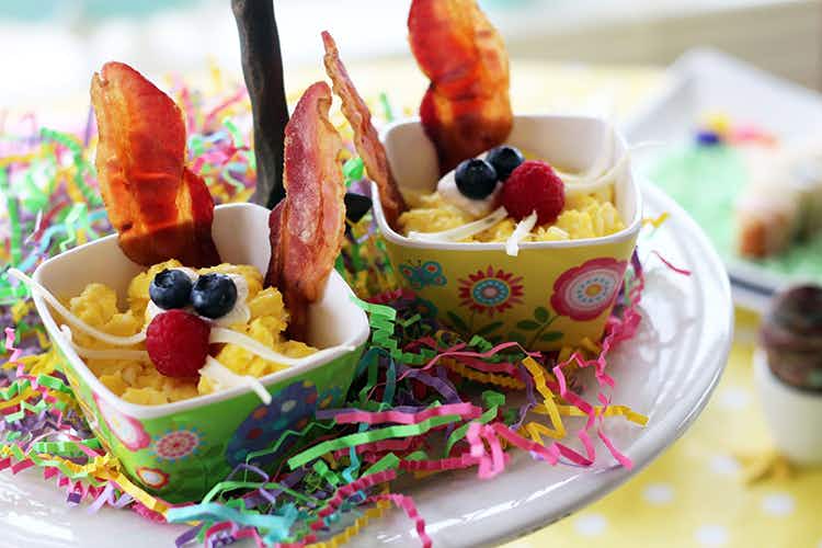 Via Worth Pinning http://www.worthpinning.com/2013/03/easter-brunch-for-two.html