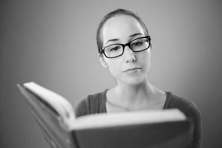 Book-woman-girl-reading