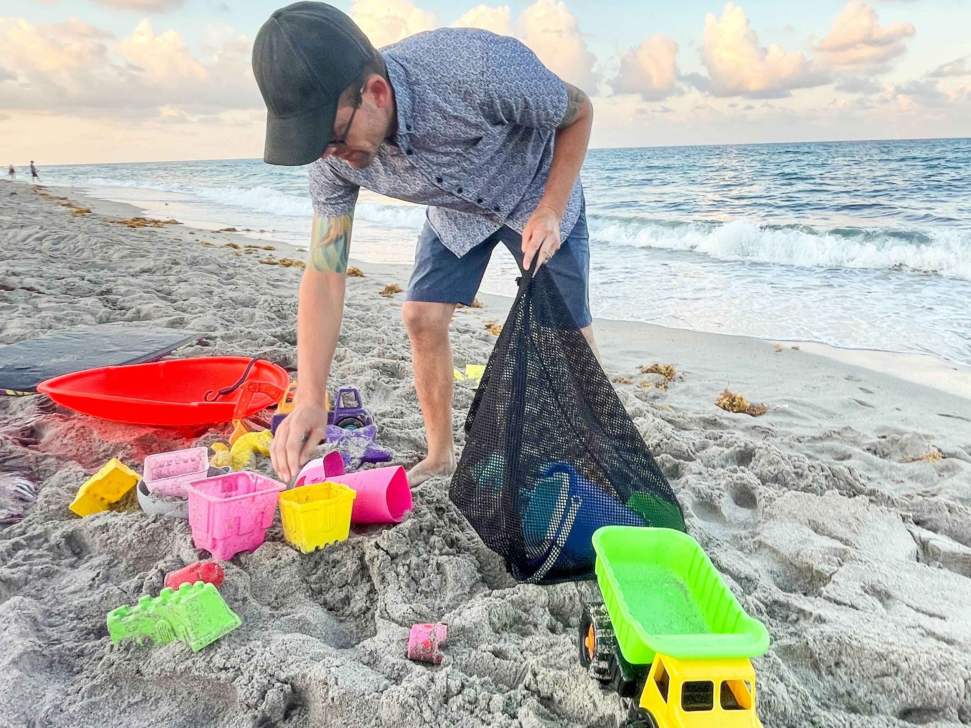 Summer Beach Fun For Kids: Beach Pails Sand Buckets And Sand - Temu