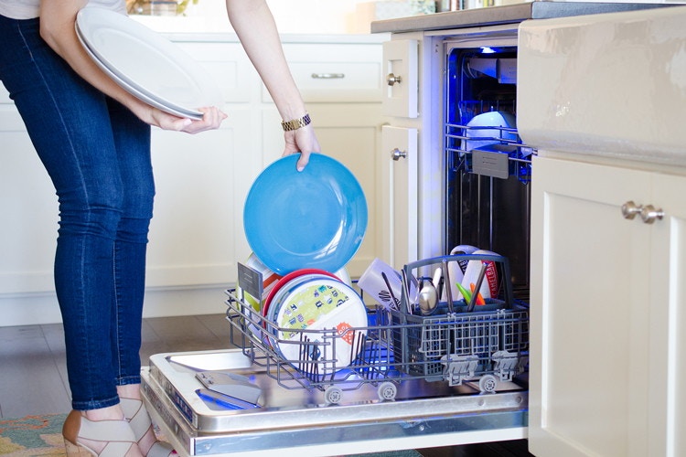 unloading-dishwasher