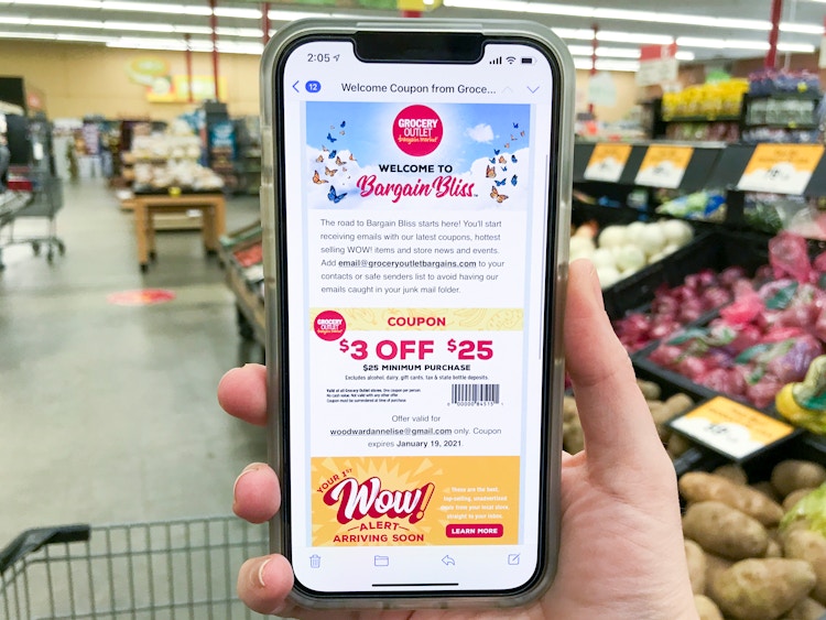 A Grocery Outlet sign up email on a cell phone.
