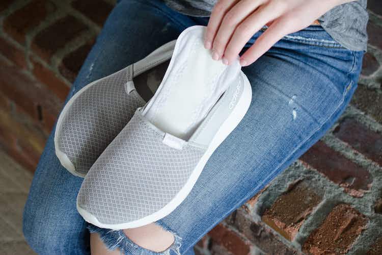 How to Wear Shoes That Are Too Big: 8 Life Saving Footwear Hacks –  LIBERTYZENO