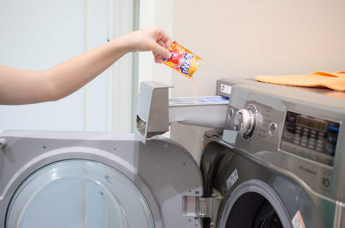 Remove rust, gunk and buildup inside a washing machine with Kool-Aid.