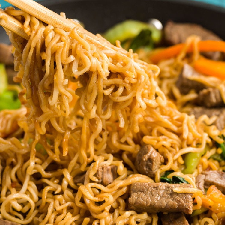 Ramen Noodle Skillet with Steak