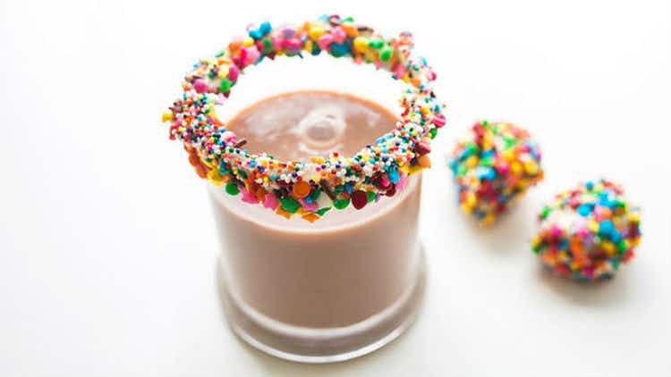 Or, decorate a mug's rim with edible confetti.