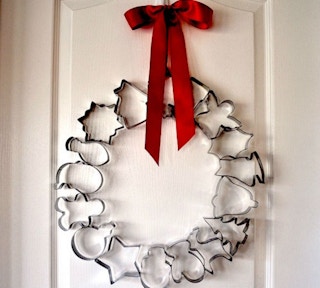 Make a wreath.