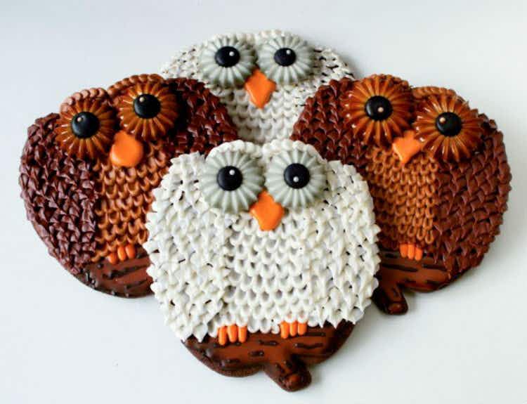 Make an owl from a pumpkin cookie cutter.