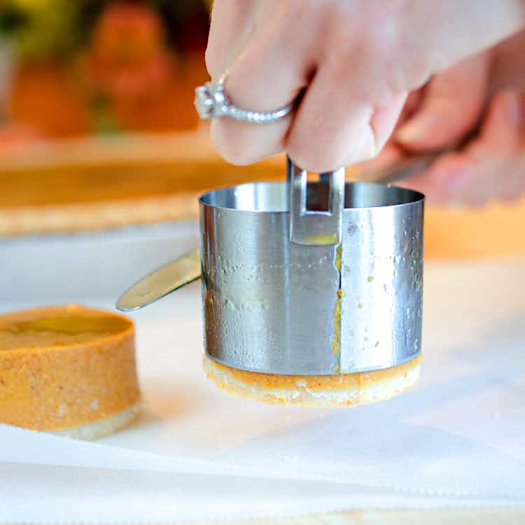 remove mini pumpkin pie from biscuit cutter