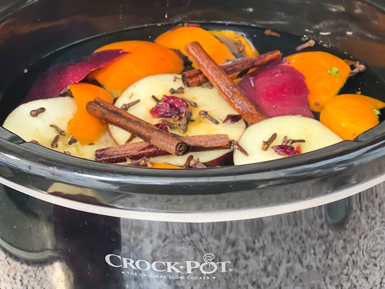 potpourri in slow cooker