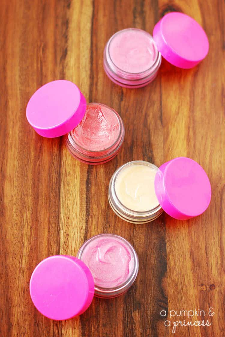 Create homemade lip gloss with just two ingredients.