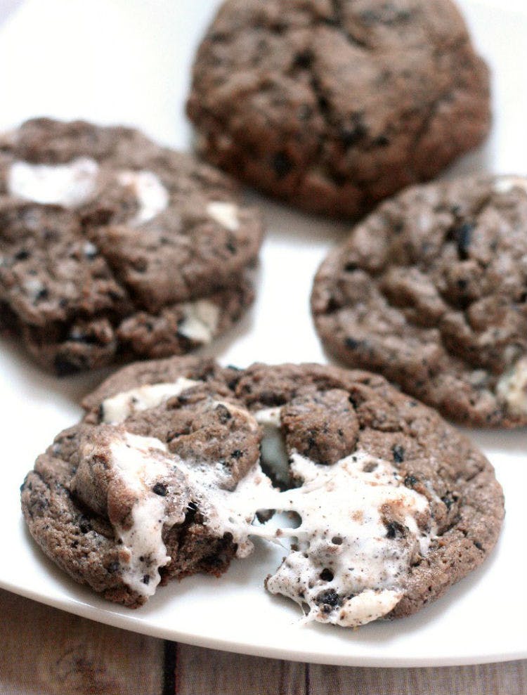 Marshmallow Oreo Cookies
