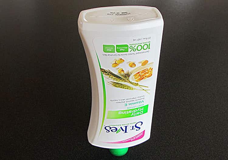 5 Ingenious Ways to Get the Last of the Lotion Out of a Bottle The