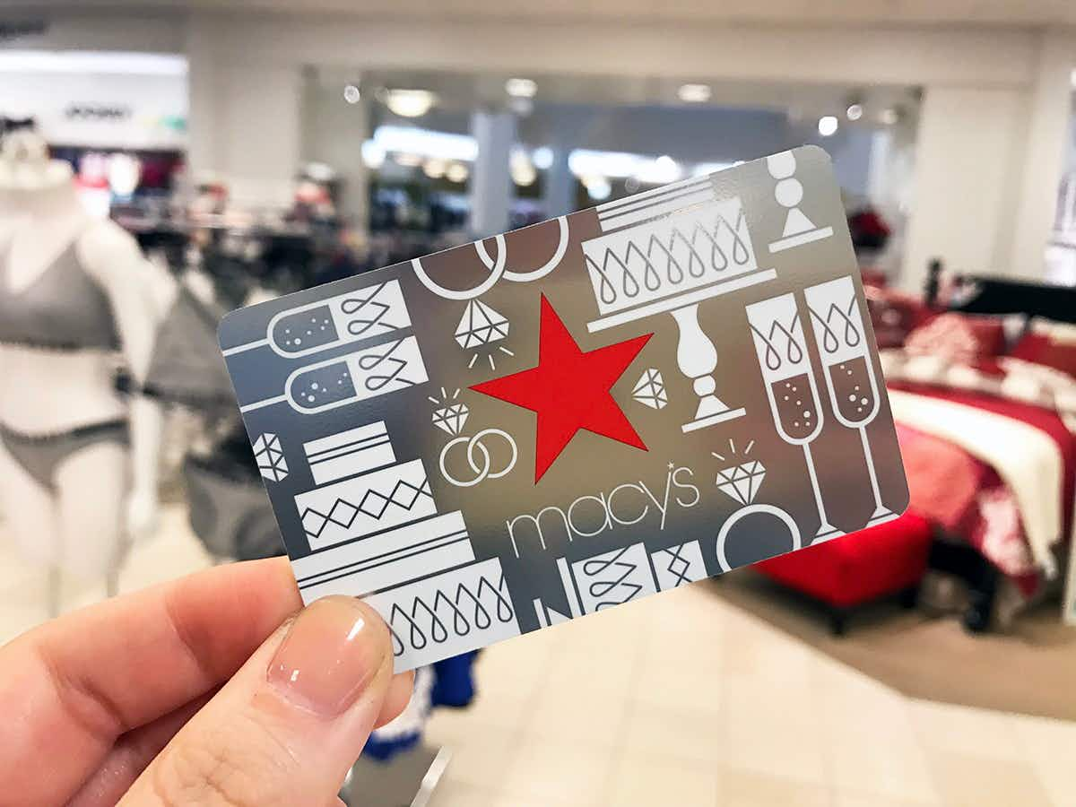 macys gift card being held