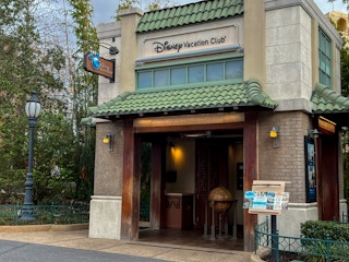 The entrance to the Disney Vacation Club building.