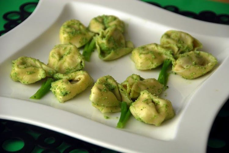 Pesto Tortellini with Broccoli