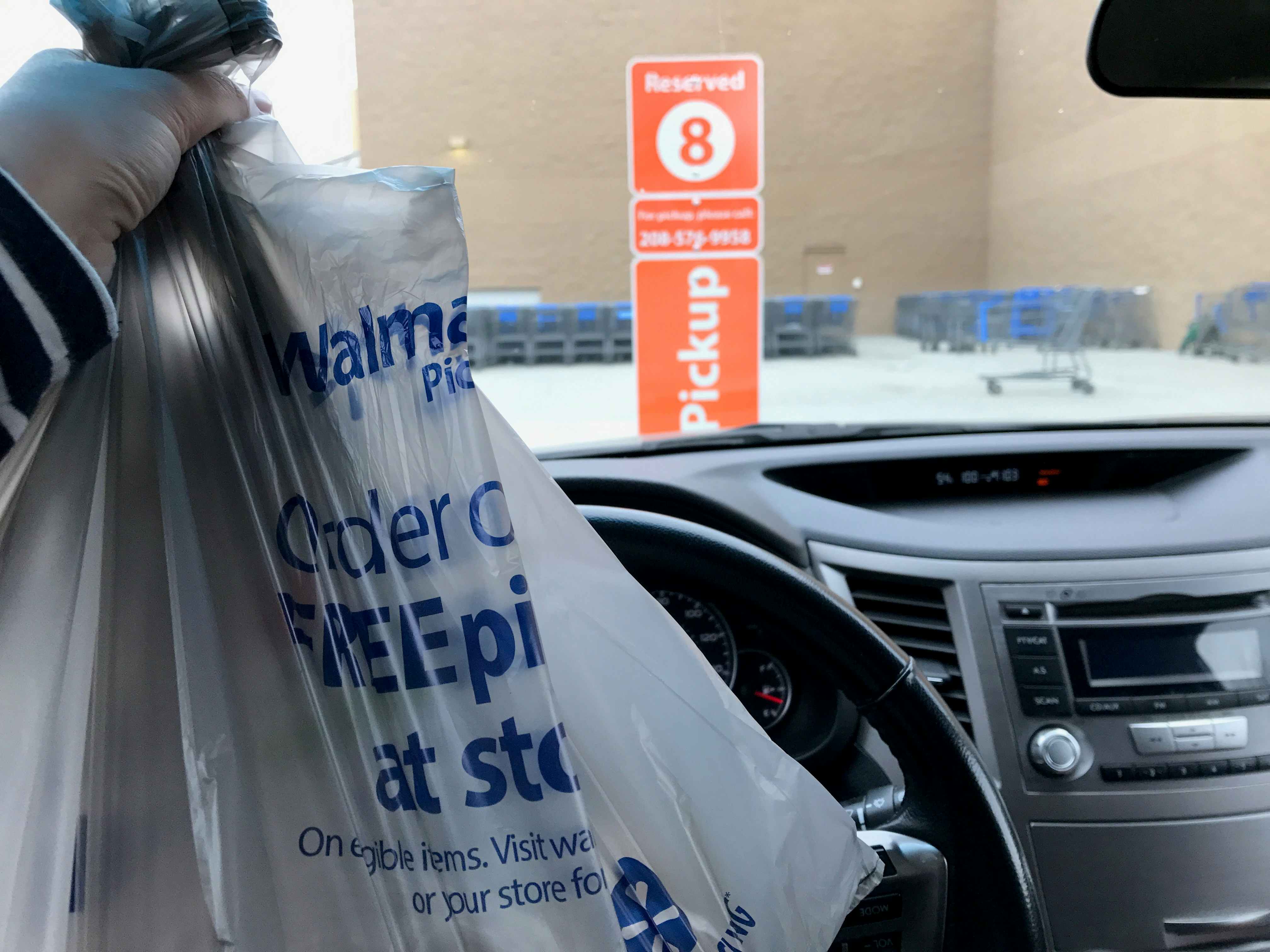 Free grocery pick-up at Walmart