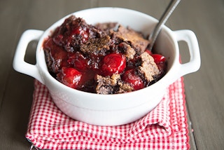 chocolate cherry dump cake