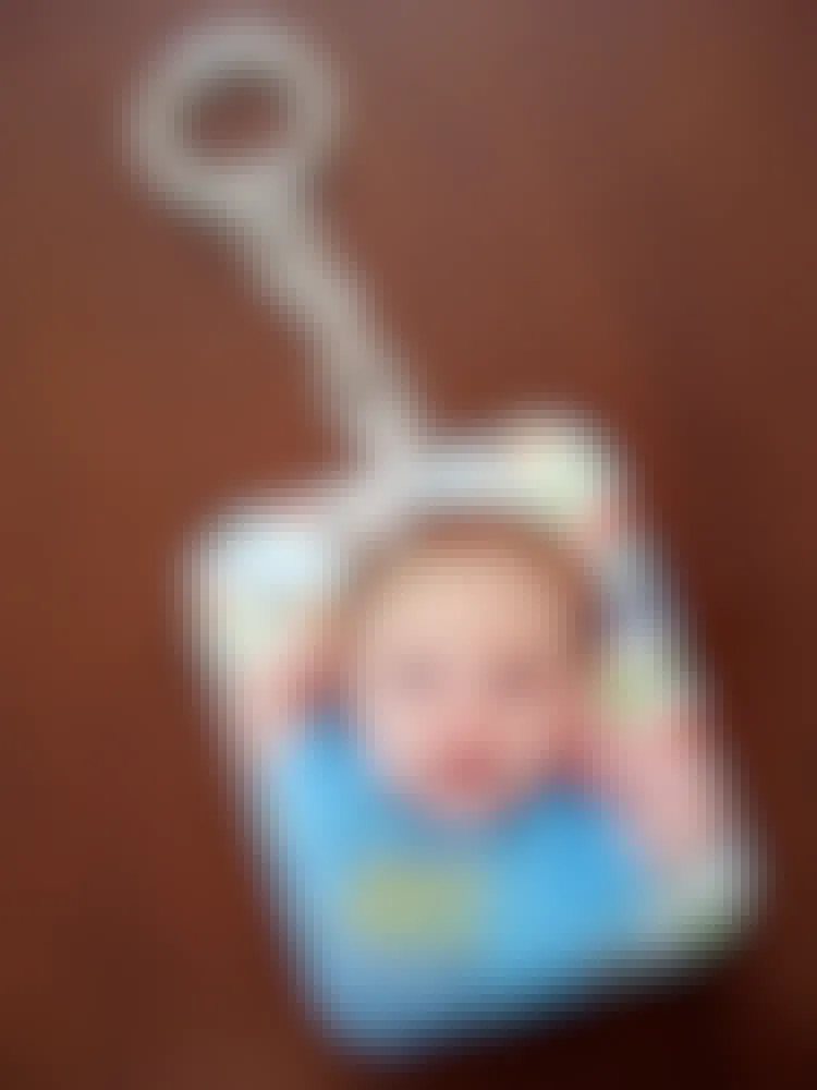 Make your own photo keychain. 