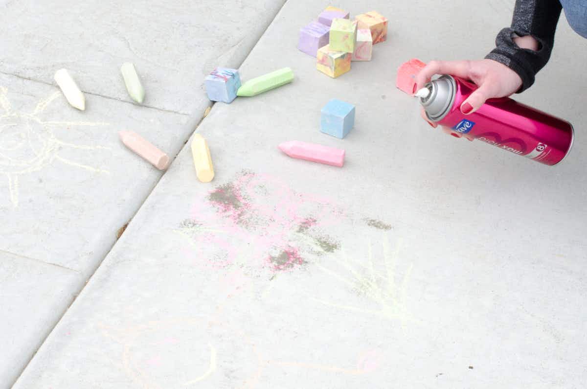  Prevent chalk art from smudging. 