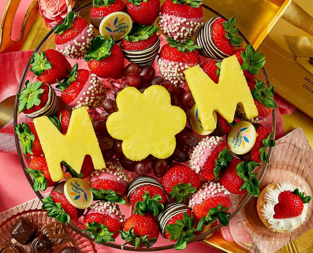 An Edible Arrangement item for Mother's Day
