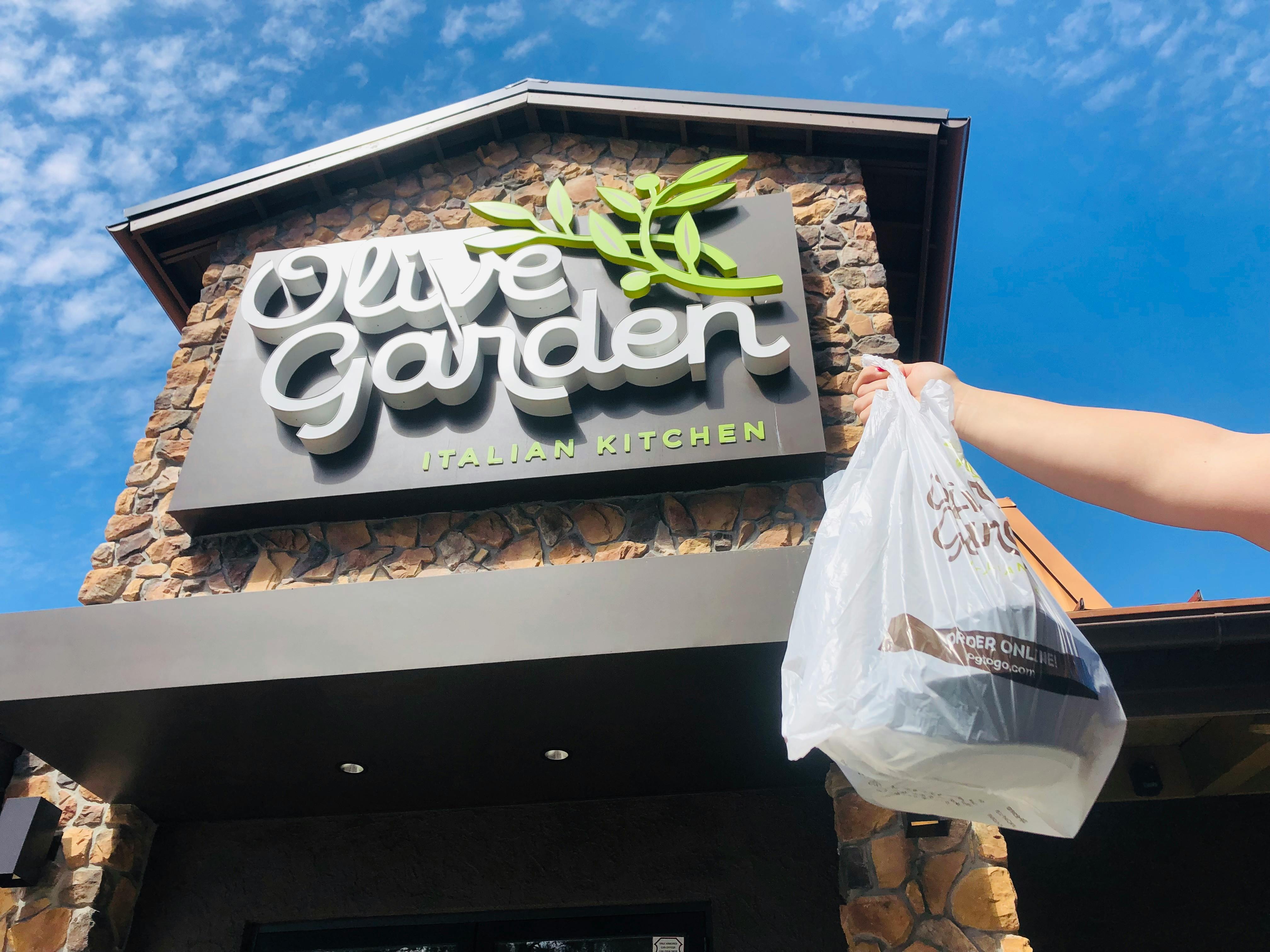 Olive Garden Hacks 24 Secrets Straight From Your Server The