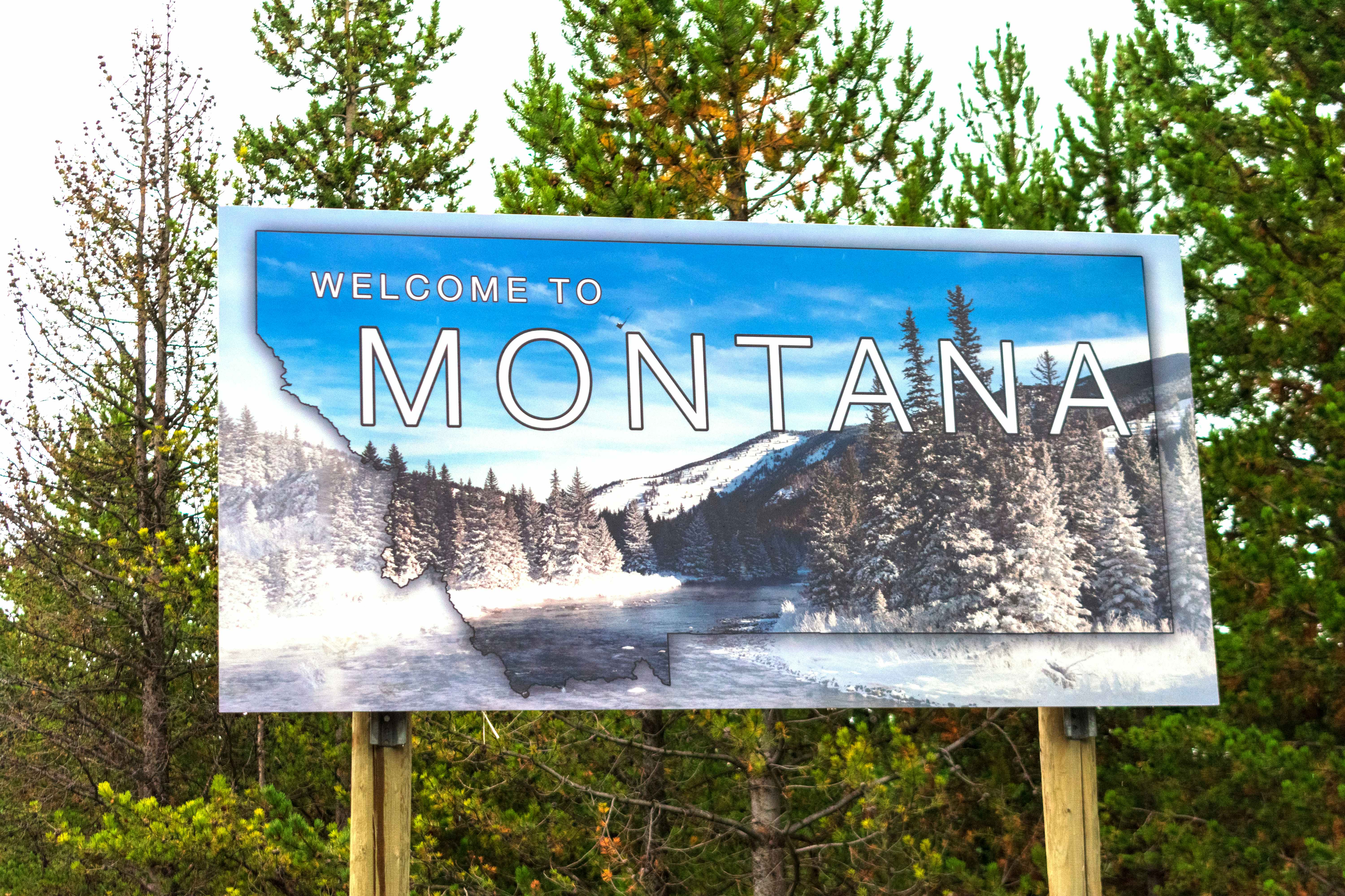 A welcome to Montana state sign.
