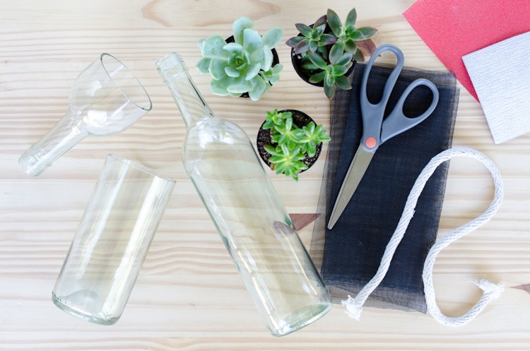 Never kill another plant by making a self-watering planter.