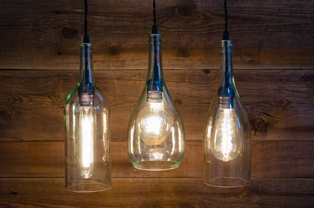 Make your own hanging pendant lamps.