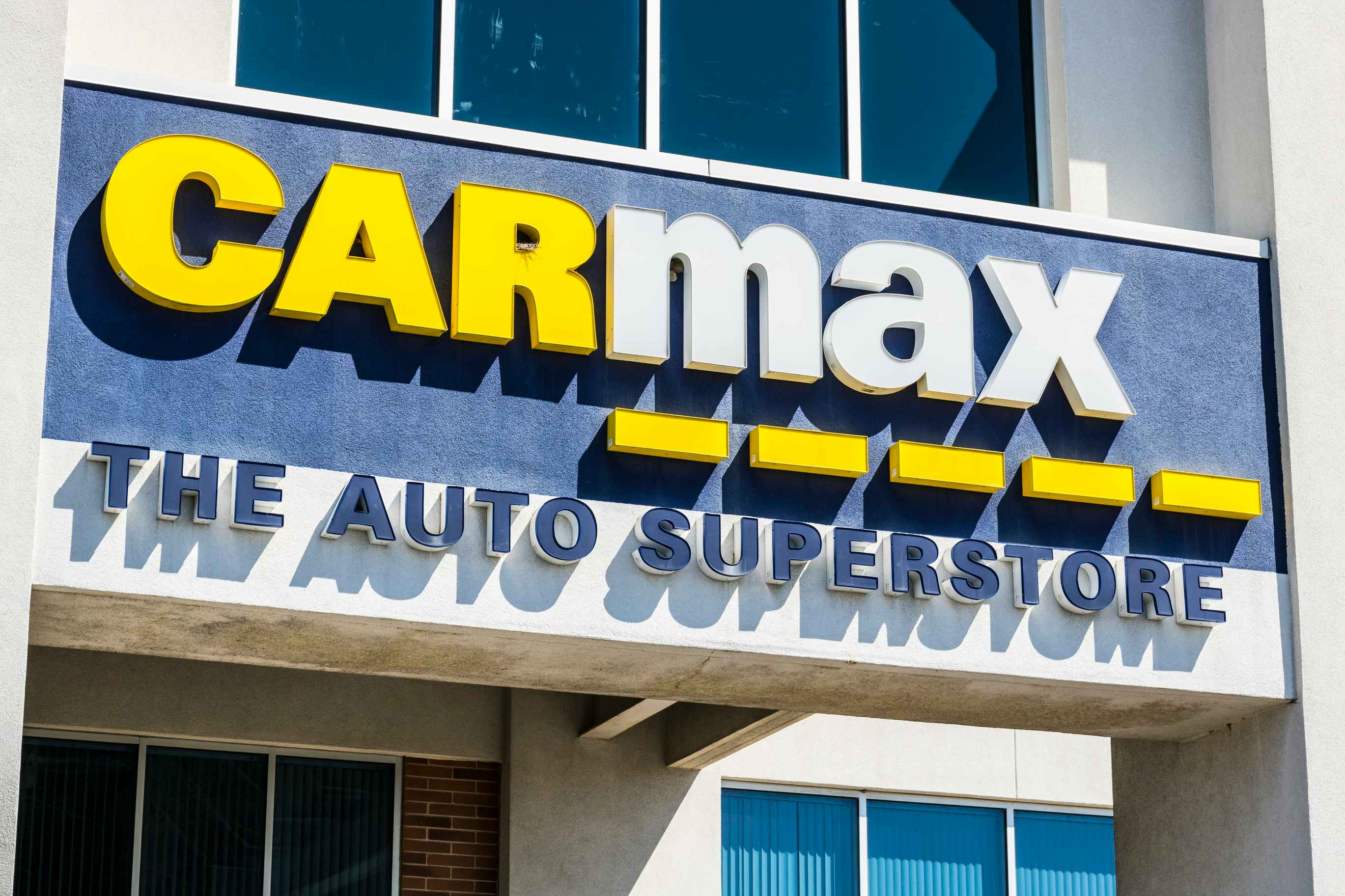 A CarMax logo