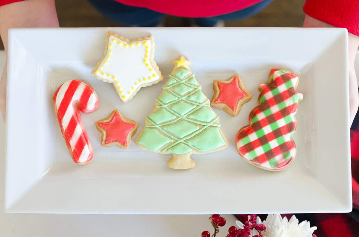 Six Christmas cookies on a large plate