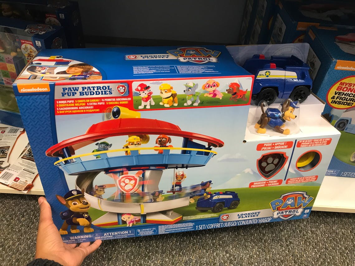 paw patrol lookout tower with 6 figures