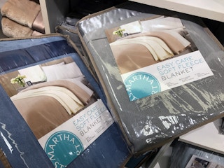 macys Martha Stewart Collection Soft Fleece Queen Blanket 100517b