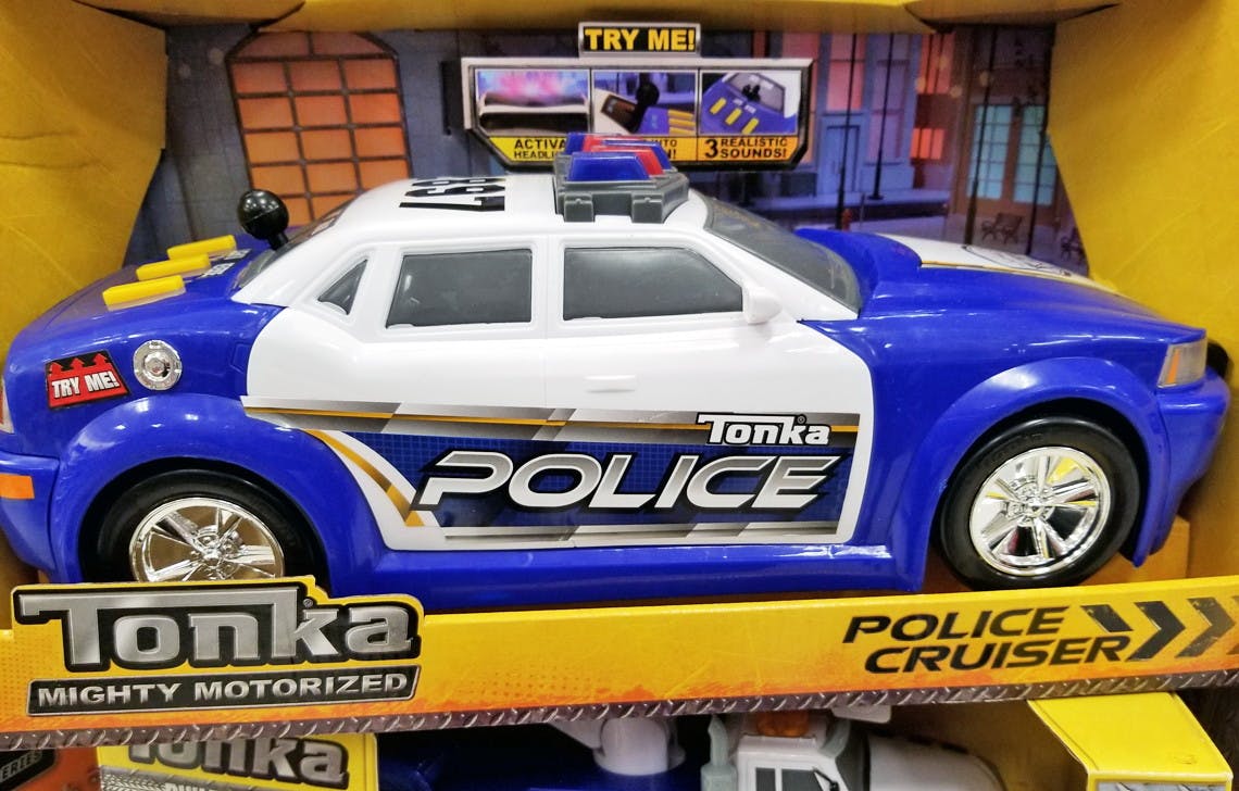 tonka mighty motorized police cruiser toy vehicle