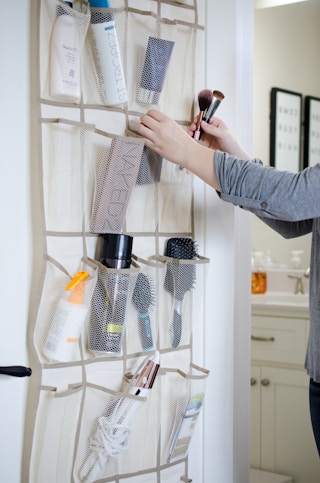Store beauty items behind your bathroom door.