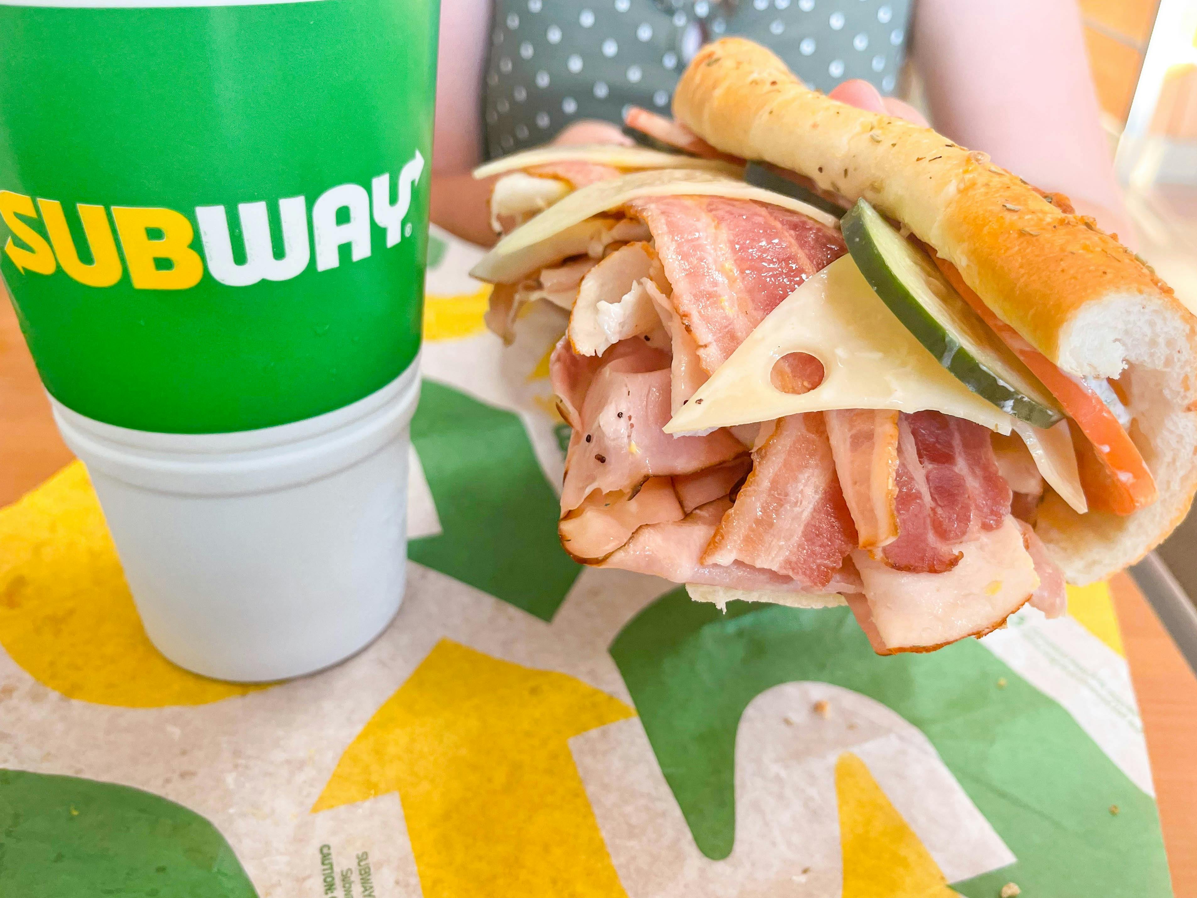 Does Subway Have Pizza In 2022? (Not What You Think)