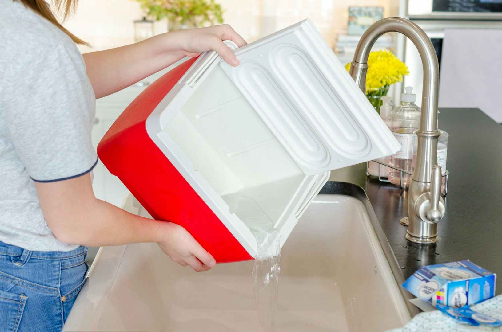 Deodorize your smelly cooler.