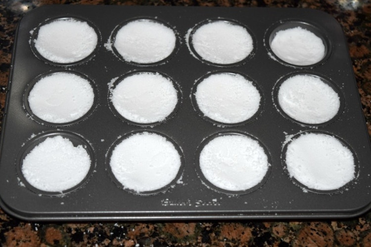 Clean your toilet with homemade toilet fizz bombs made out of citric acid, baking soda and vinegar.