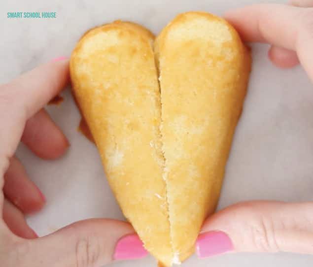16. Twinkie Heart Cakes