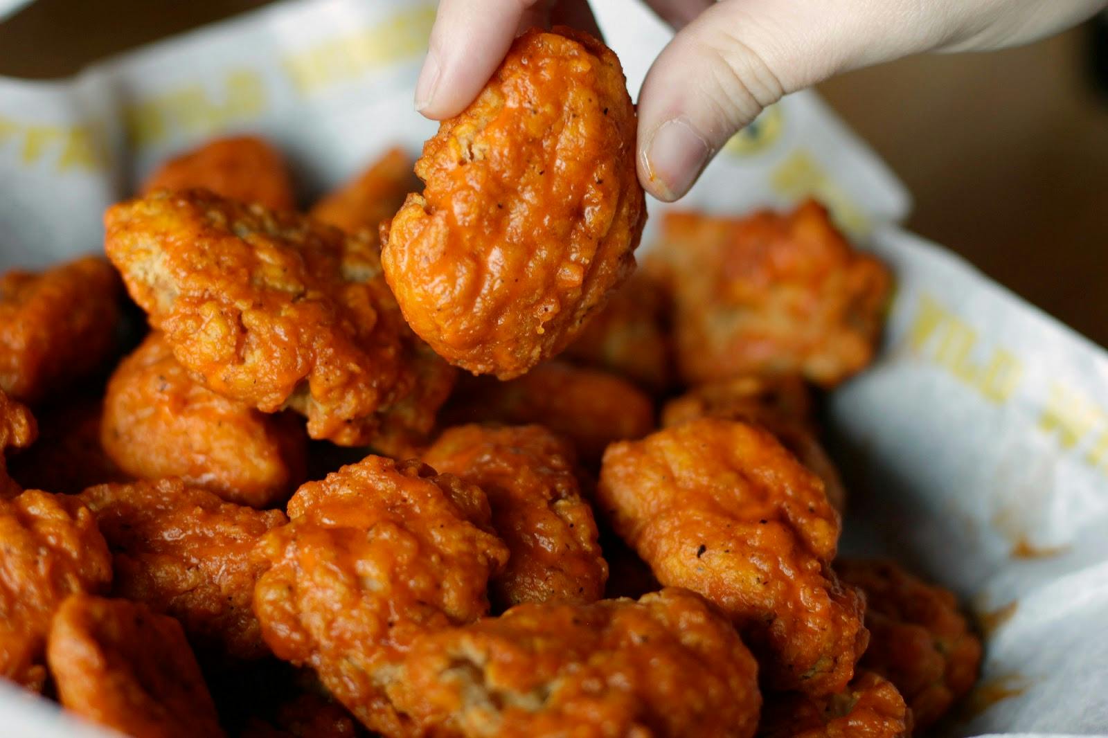 Vask vinduer mode Gulerod 17 Buffalo Wild Wings Deals That'll Get You Free Wings and Cheap Beer - The  Krazy Coupon Lady