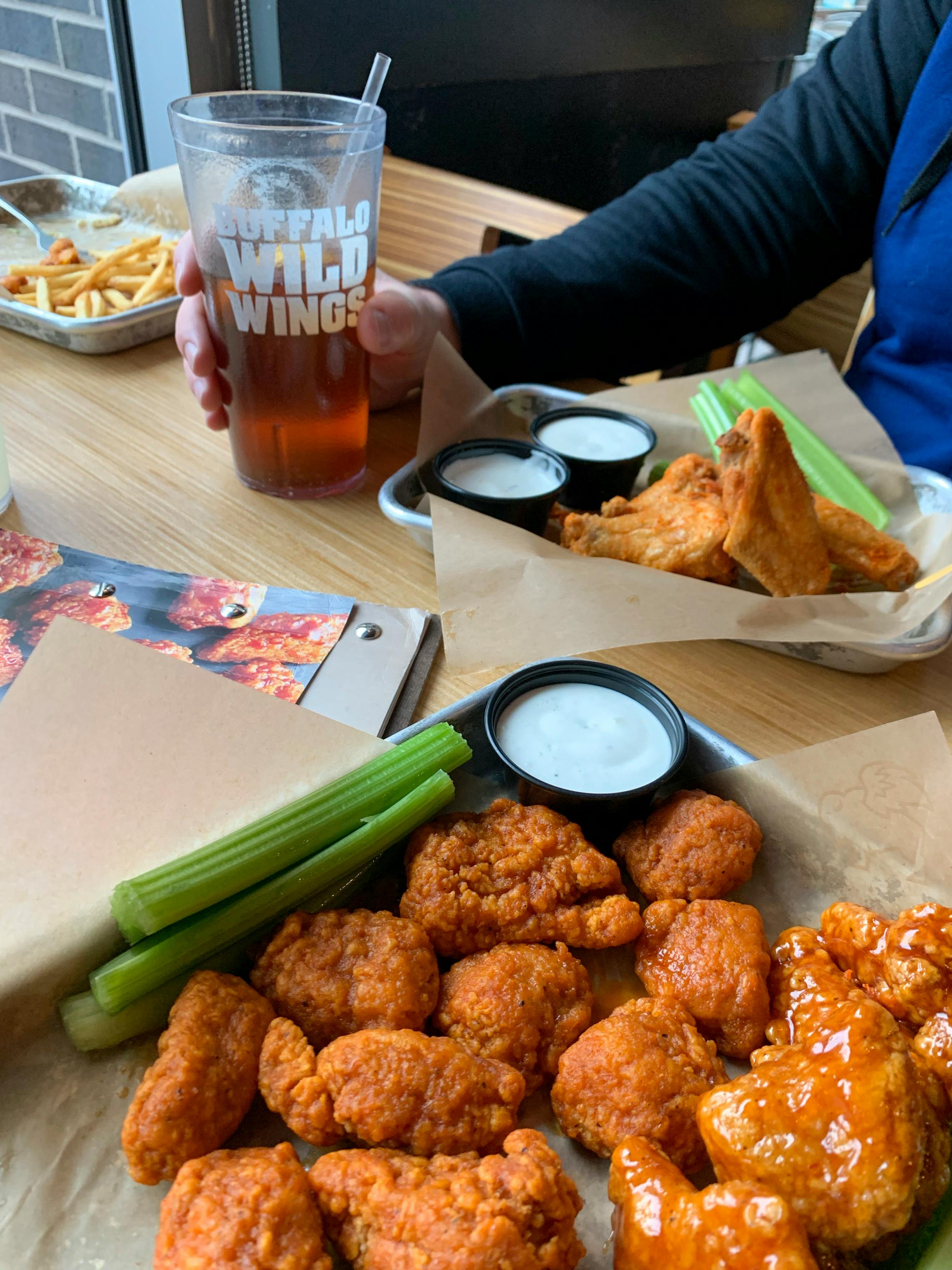 18 Buffalo Wild Wings Deals That'll Get You Free Wings and Cheap Beer ...